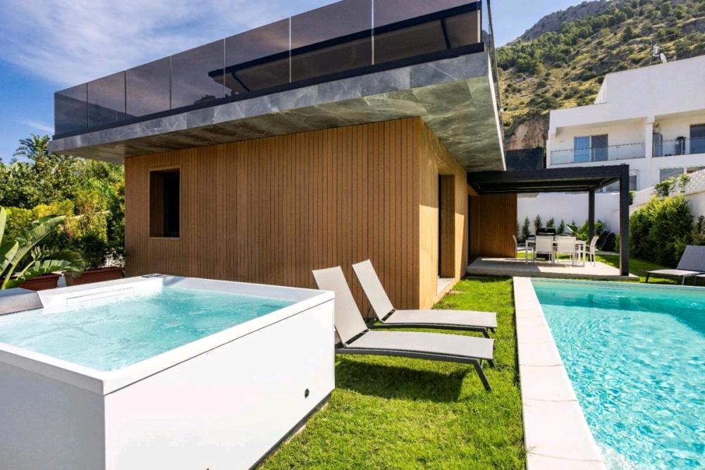 Luxury Villa Nettuno 2