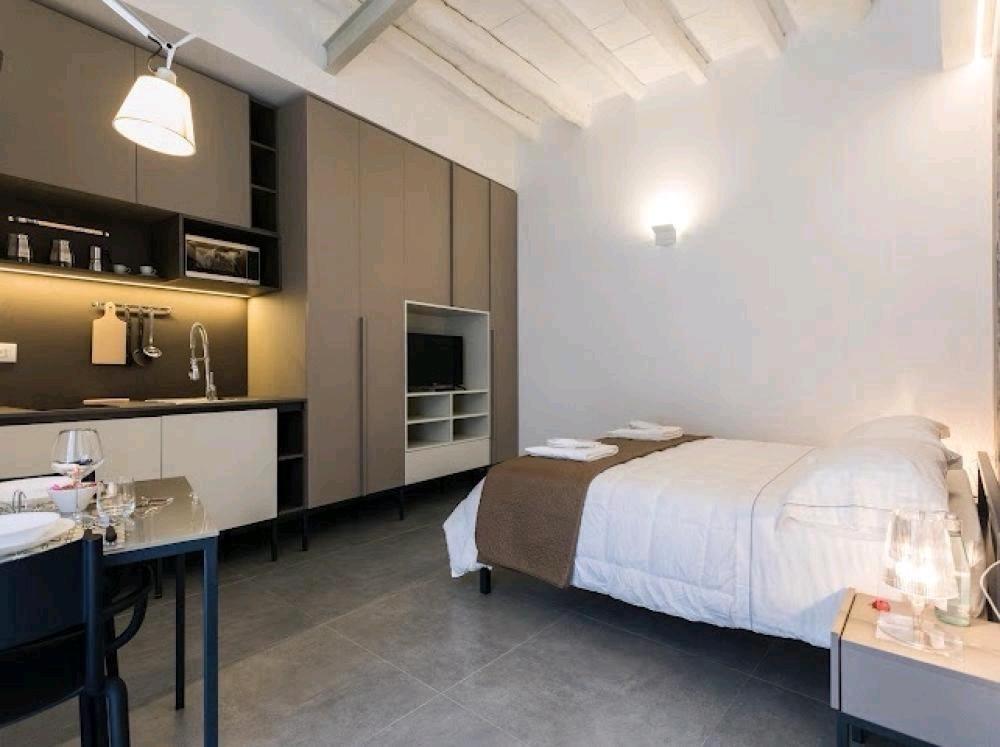 suite mercato delle pulci 4