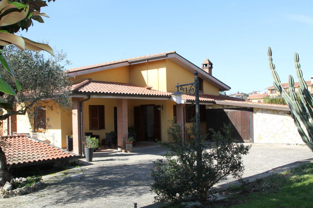 CASA BUTTERFLY FORMELLO