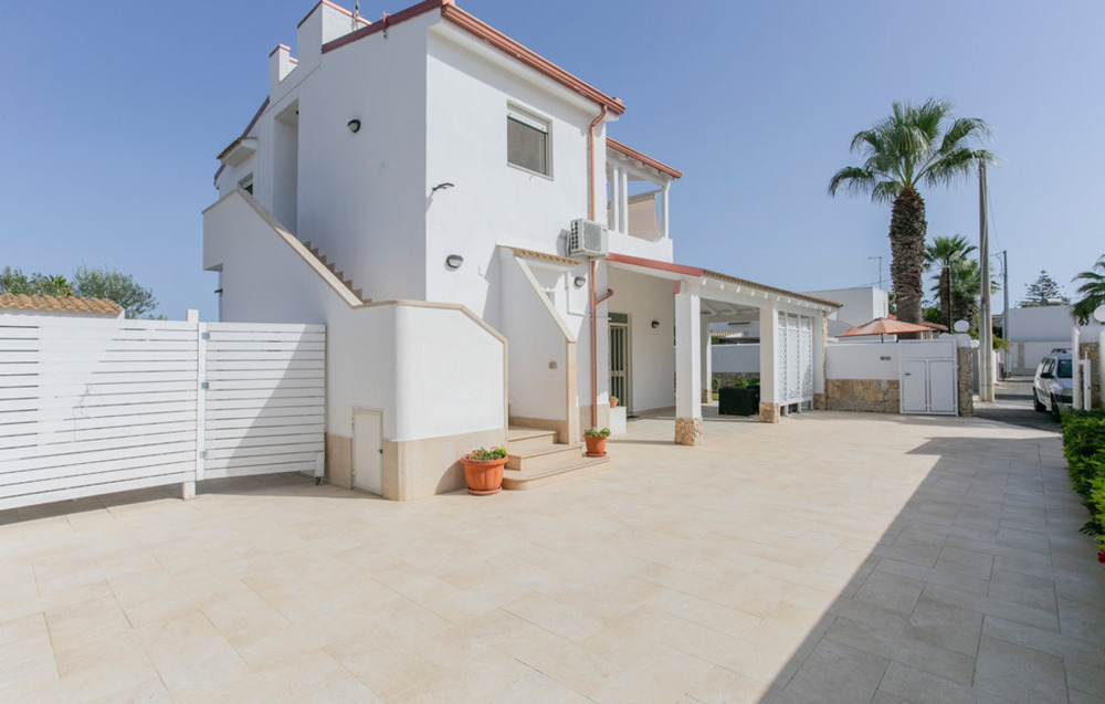 VILLA CAVARRA2