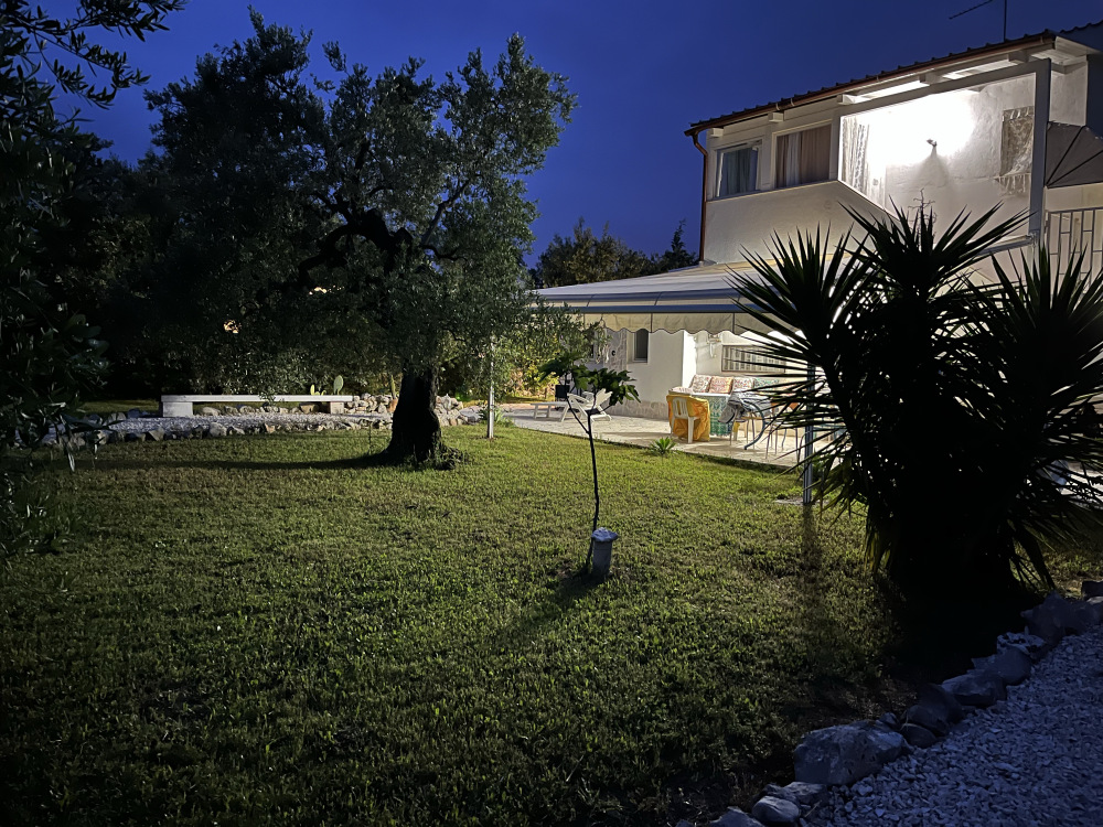 Villa Mediterranea with private parking