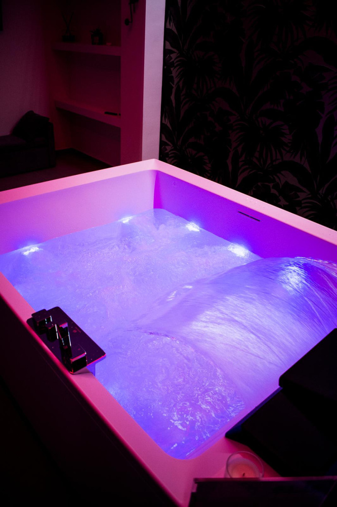 Crystal Luxury Apartment