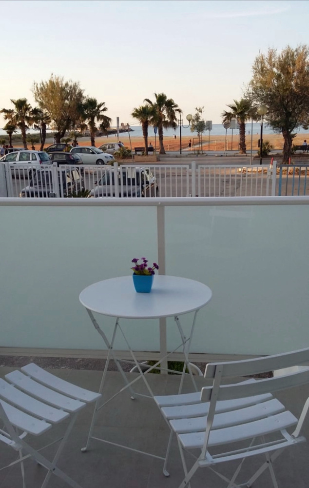 SoleeMare Barletta Apartments veranda vista mare