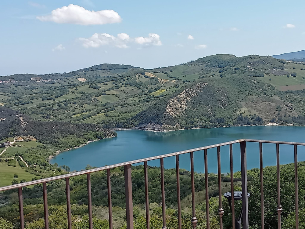 LA CASA SUL LAGO - Appartamento "Glicine"