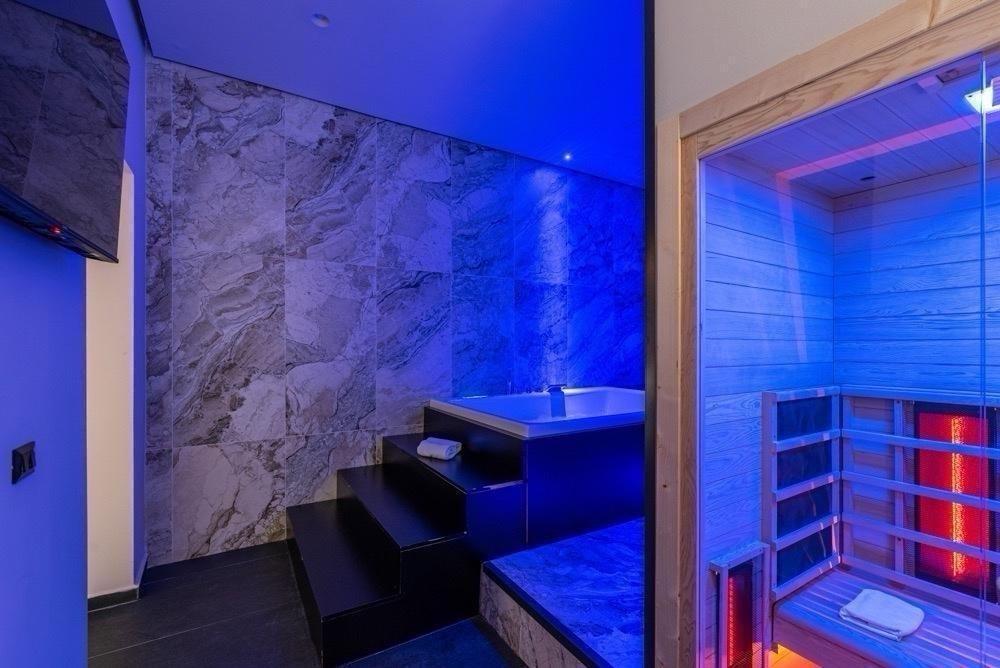 Amari120 Suite&Spa Cam1 5